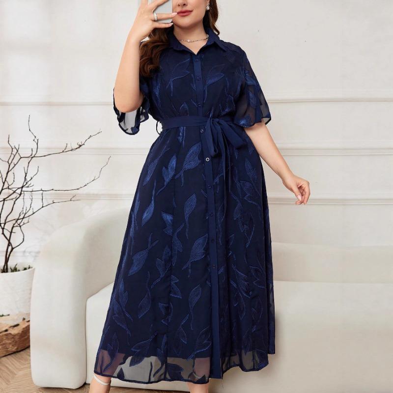 Elegantes Schnürkleid in französischer Stil mit Taillenbetonung, mittellang, für Damen