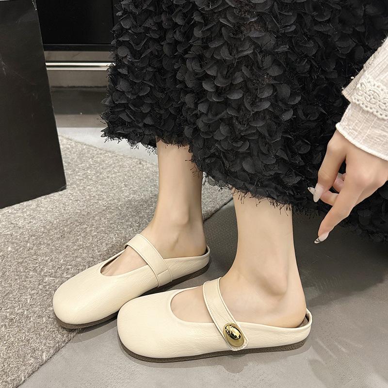 Lightweight and versatile Korean version, one-pedal bag head slippers, women's summer flat bottom slippers, comfortable to step on shit, metal buckl