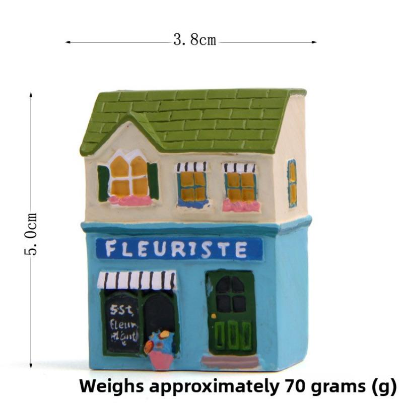 

A Fresh and Relaxing Mini House with Moss, Succulents, Flower Arrangements, Shooting Props, Tabletop and House Decorations зелений