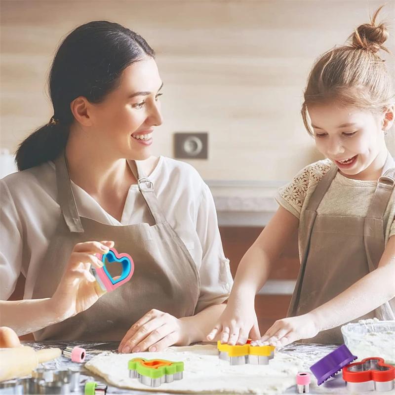 1 Pc Sandwich Cutter and Sealer Uncrustable Sandwich Maker for Uncrustables Peanut Butter and Jelly Sandwich Cookie Cutter Mold