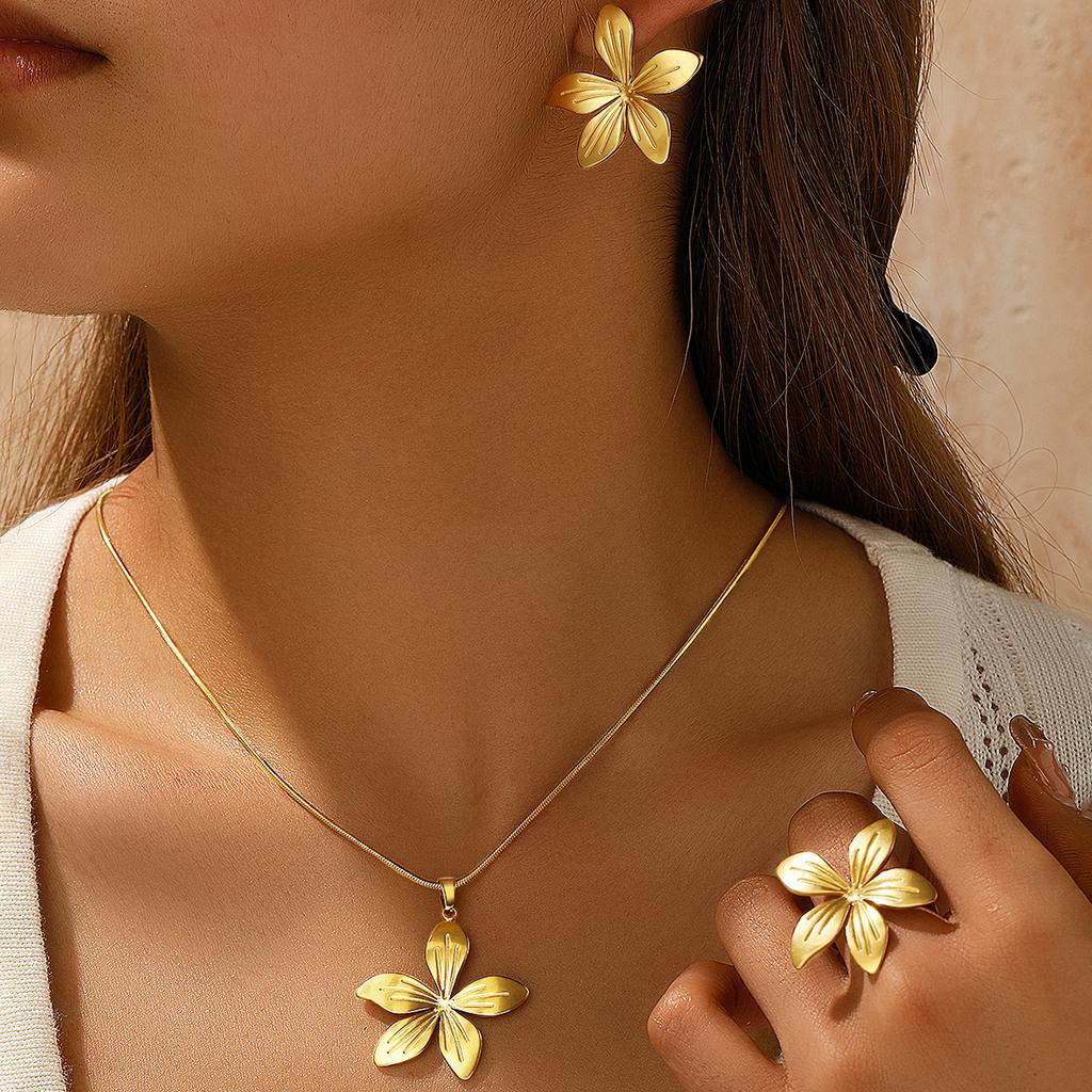Stainless Steel Simple Fashion Exaggerated Large Flowers Pendant Necklace Ring Earrings Jewelry Set Female Creative Gift