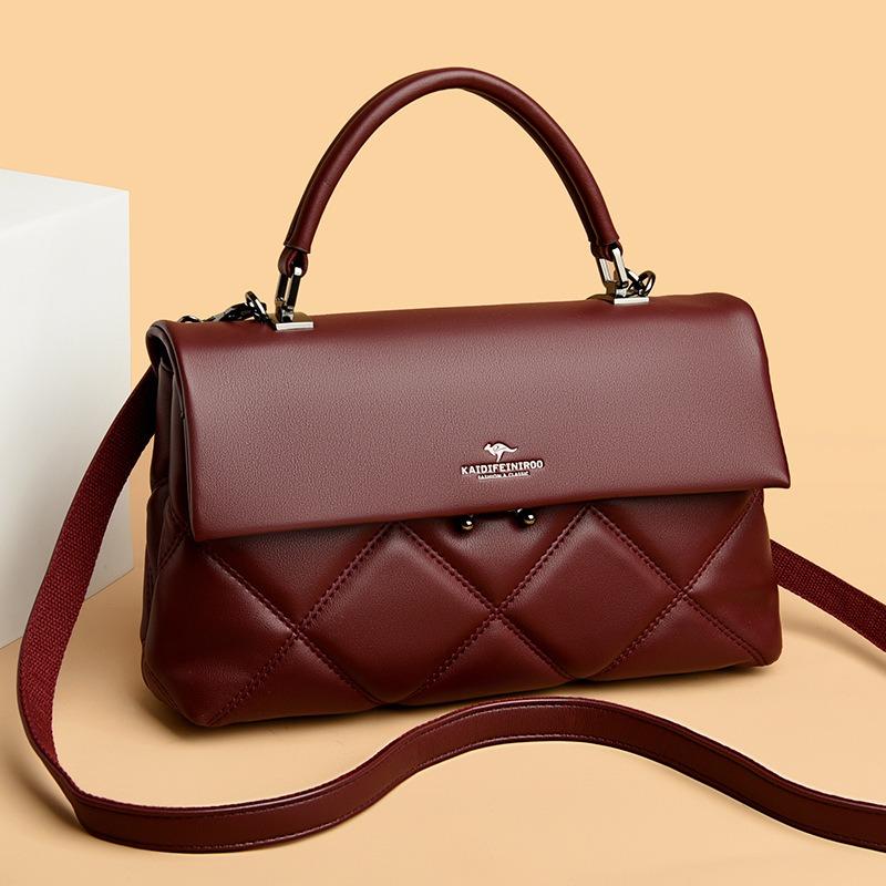 A Classic Women's Handbag—the Perfect Choice for Everyday Use
