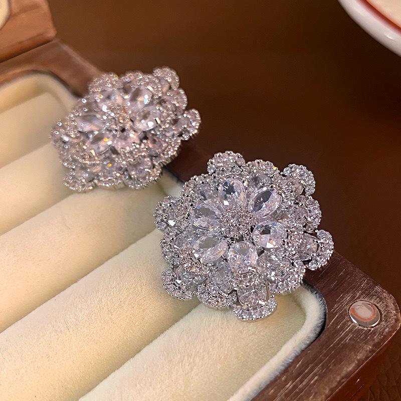 Silver Needle French Romantic Zircon Flower Earrings