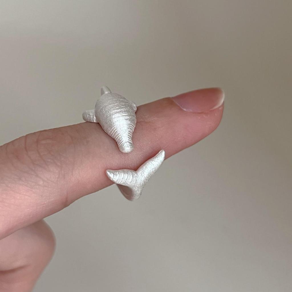 Chic Open Adjustable Dolphin Ring: Stylish Statement Jewelry for Women's Index Finger