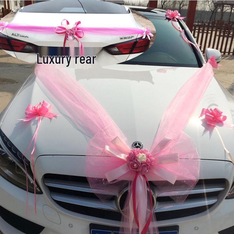 Set Decoratiuni Florale cu Trandafiri pentru Mașina de Nuntă în Stil Coreean, Include Decor pentru Lateralele Mașinii.