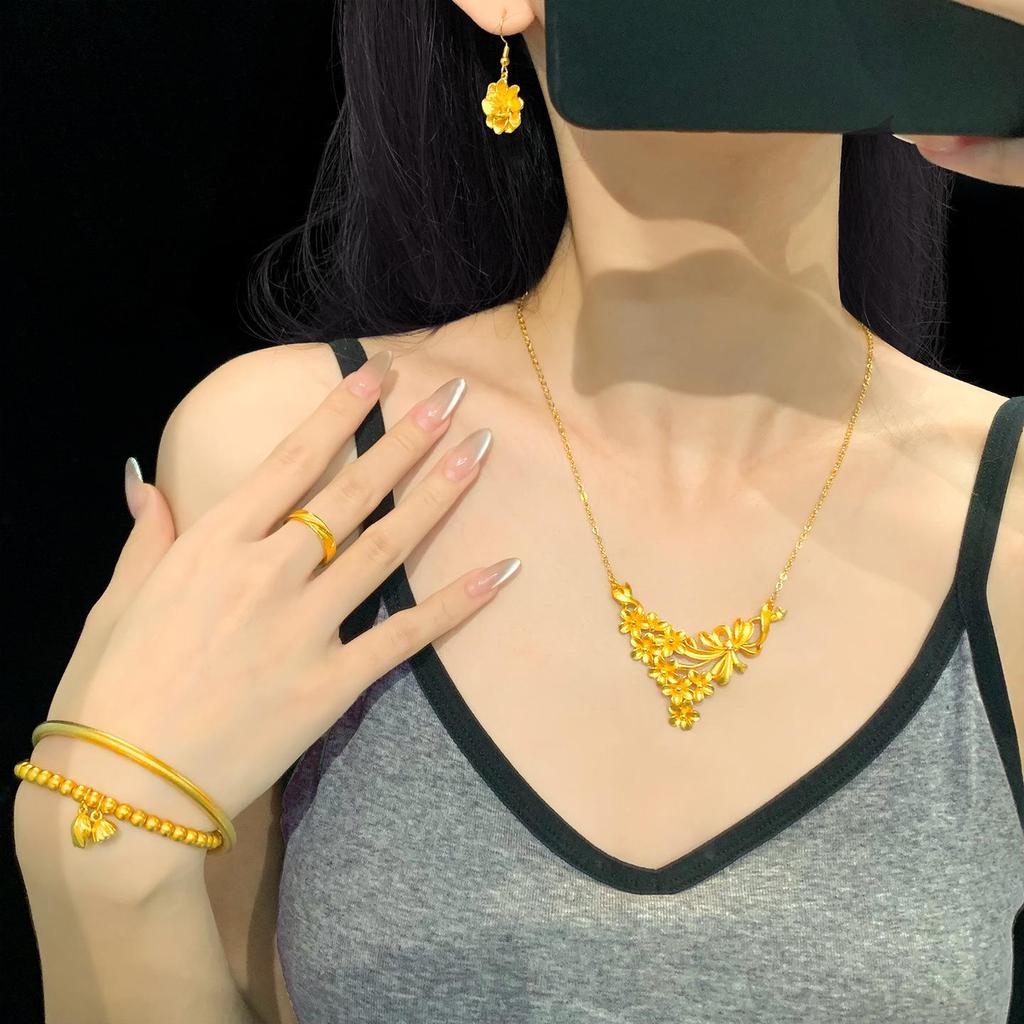 Gold Floral Cluster Bow Necklace for Women: Elegant Light Luxury Clavicle Chain Wedding Jewelry