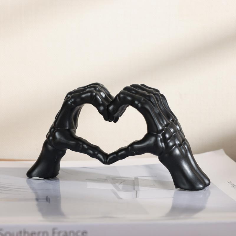 Resin Love Gesture Sculpture Premium Nordic Light Luxury Craft Ornament for Home Office Desktop Decoration
