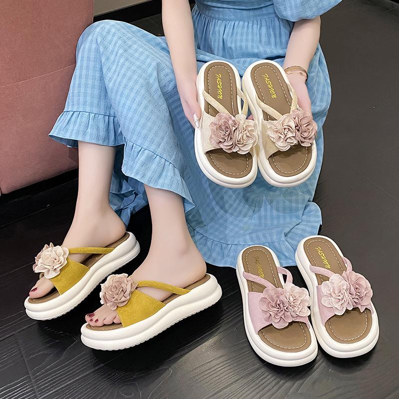 Dvoubarevné květinové platformové pantofle dámské nové letní všestranné dámské s rovnou podrážkou protiskluzové studentské módní plážové sandály