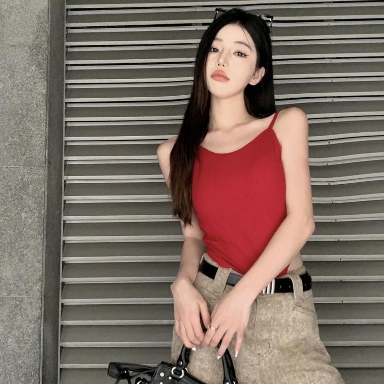 Con chaleco halter, corte entallado puro para llevar por fuera, una belleza sexy de verano sin mangas con almohadilla para el pecho.