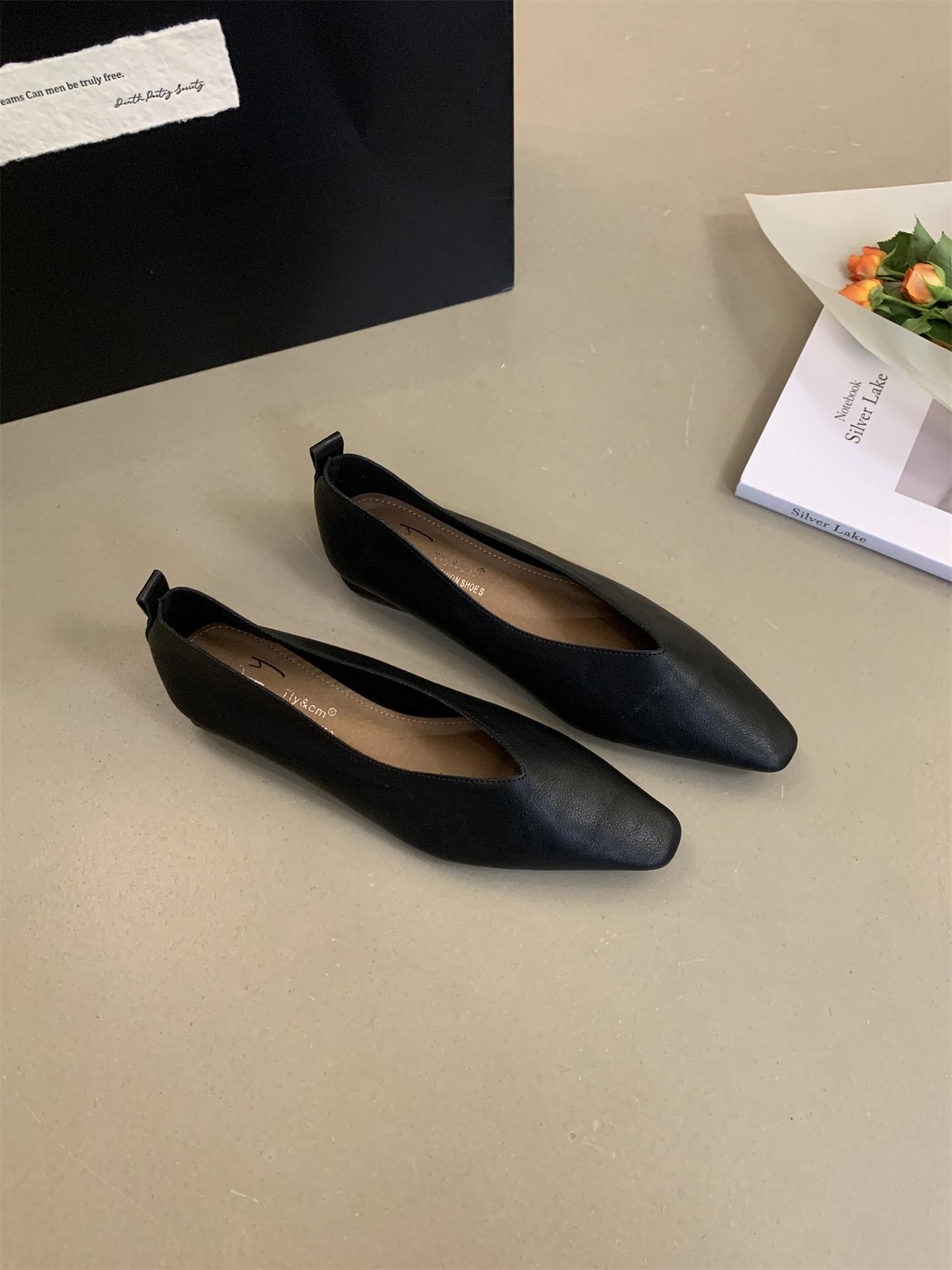 

Fashion 2025 New Sweet Pretty Comfy Shoes For Women Summer Elegant Mary Janes Cute Casual Flats Female Shoes Low Heeled Soft Soled Flats 39