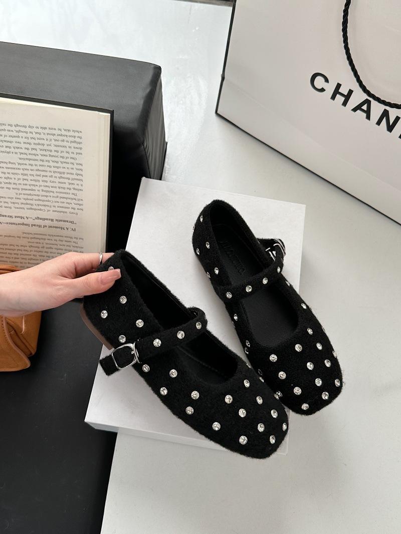 

2025 autumn new fashion versatile French temperament Mary Jane shoes women s suede small square head soft sole single shoes 39
