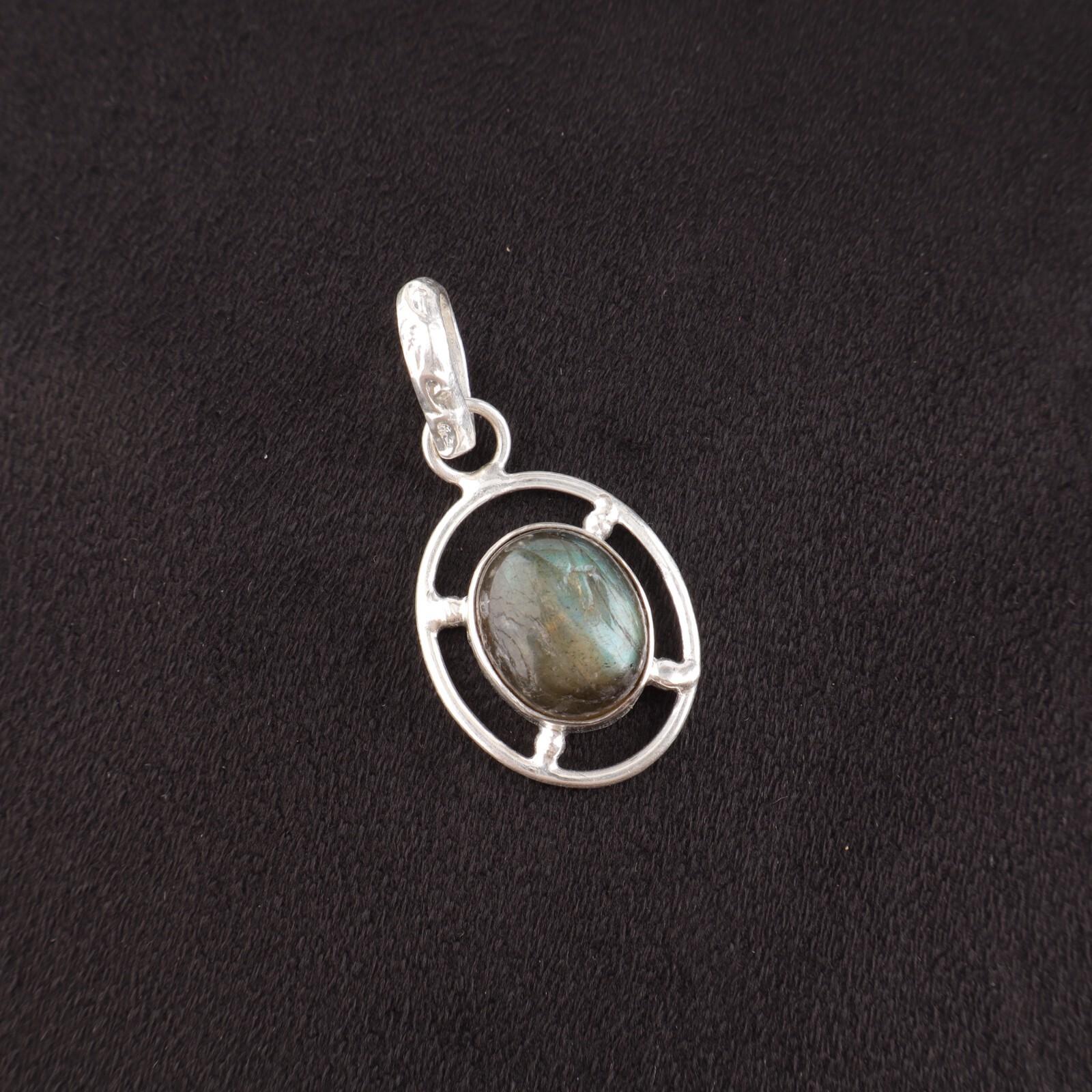 

Oval Labradorite Stone 925 Silver Third Eye Chakra Sisters Gift Birthday Pendant PP-6-19