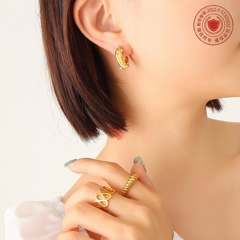 Gold-Plated Titanium Steel C-Shaped Earrings with Imitation Pearl and Zircon Inlays