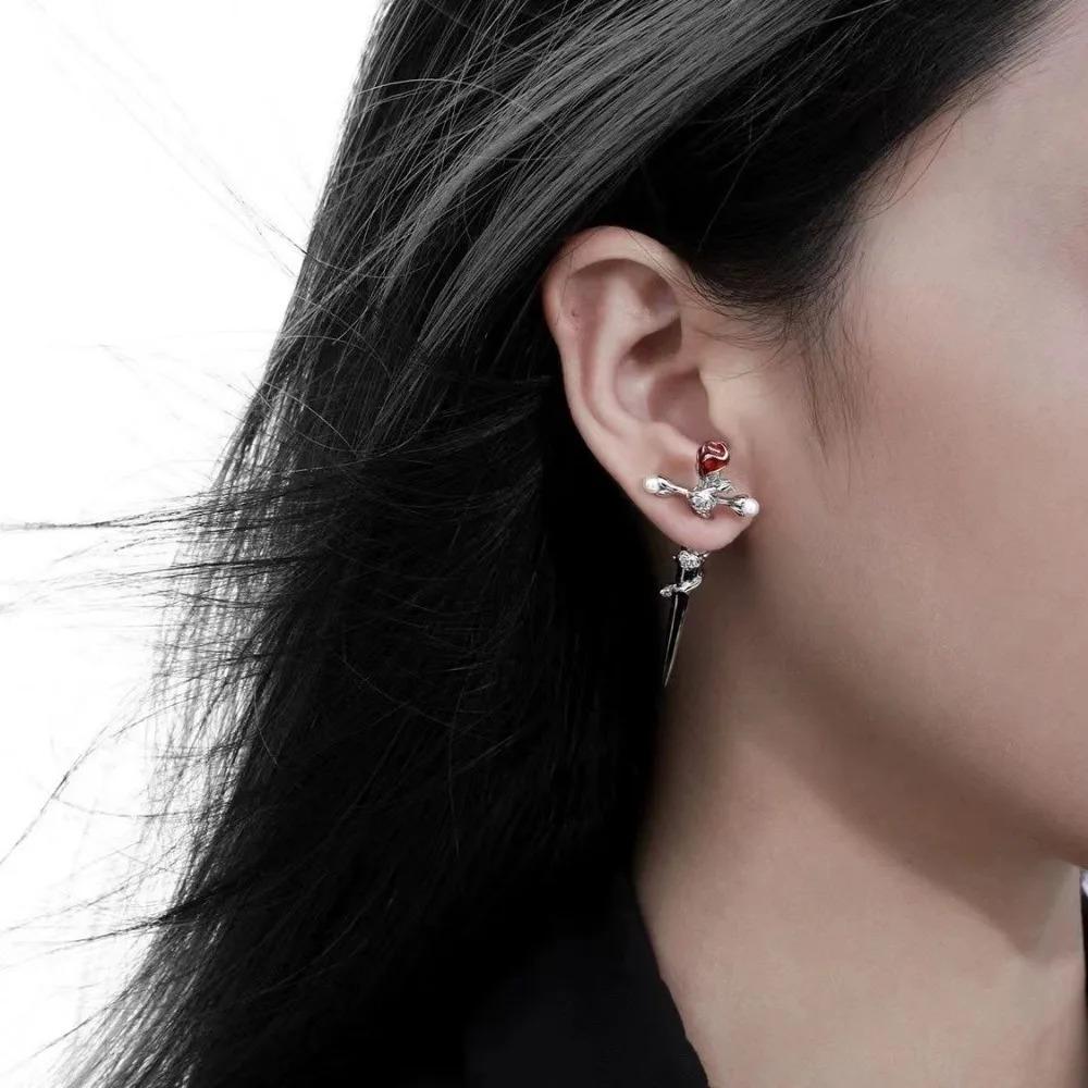 Retro Dark Gothic Punk Rose Cross Thorn Earring Unisex Piercing Ear Needle Earstuds Fashion Jewelry Accessorie