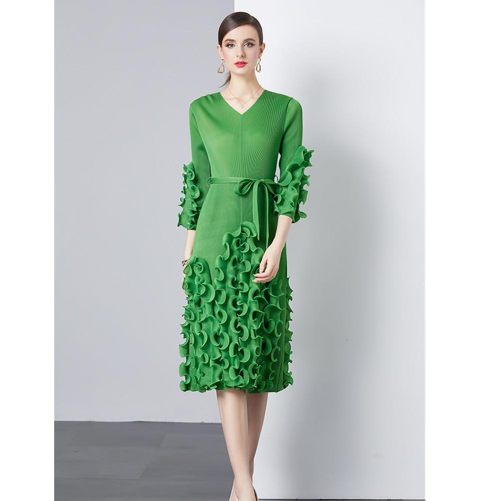 

Женское плиссированное платье Miyake с оборками в стиле пэчворк, 2024 г., европейское модное эластичное однотонное платье до колена с v-образным вырезом, летнее платье XXL зелёный