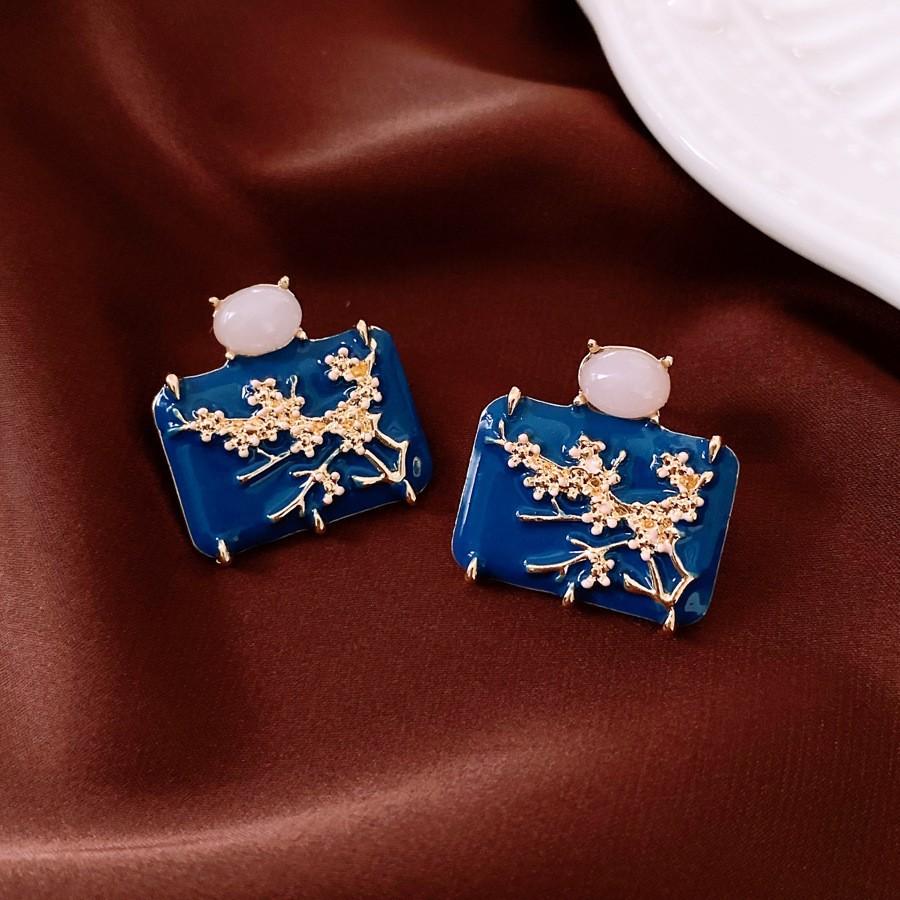 Silver Needle Diamond Oval Pendant Fringed Earrings Medieval Vintage Court Style Stud Earrings Light Luxury Retro Earrings