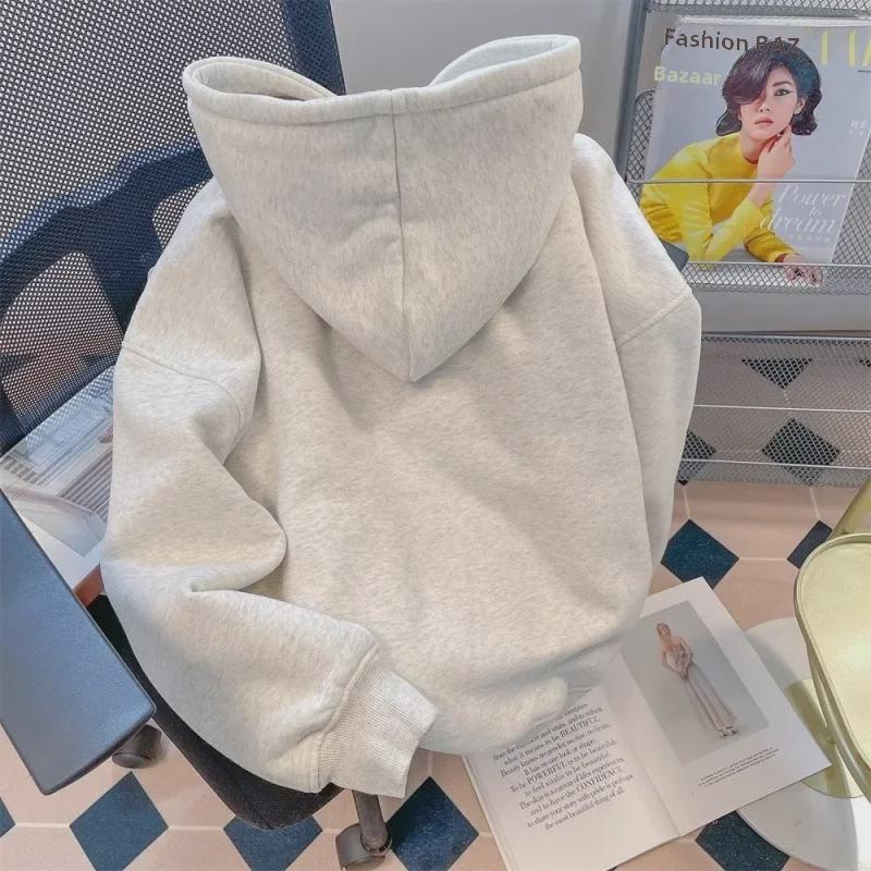 Men's White Hooded Sweater: Autumn/Winter Loose Fit, Plus Velvet, Korean BF Style, Trendy Hong Kong Design.