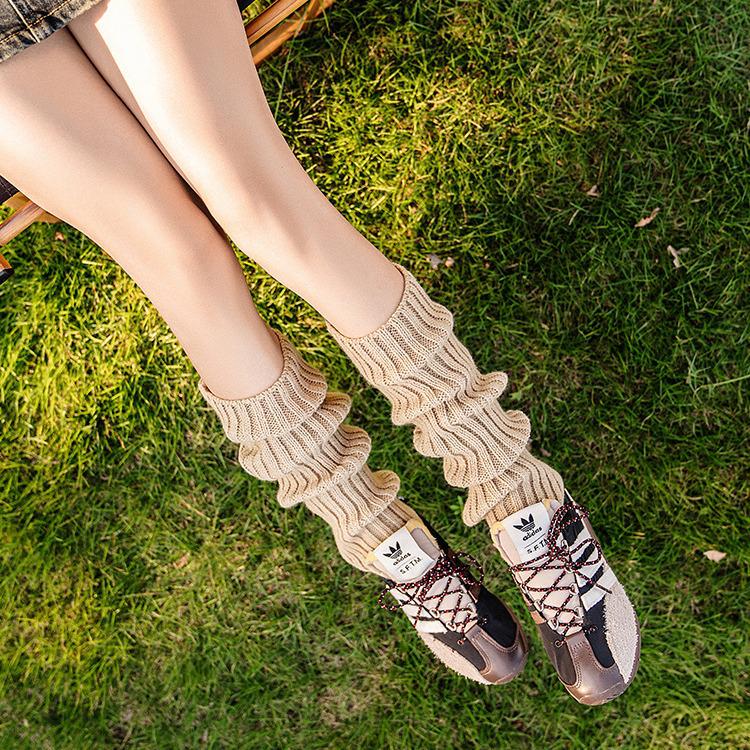 Trendy Y2K Knit Leg Warmers: Women's College Style Calf Socks, Cozy Scrunch Socks, and Warm Sleeves for Autumn/Winter
