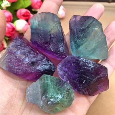 Natürliches Material Regenbogen-Fluorit-Kristall Grober Stein Exemplar Heilkristall Liebe Naturstein und Mineral Aquarium