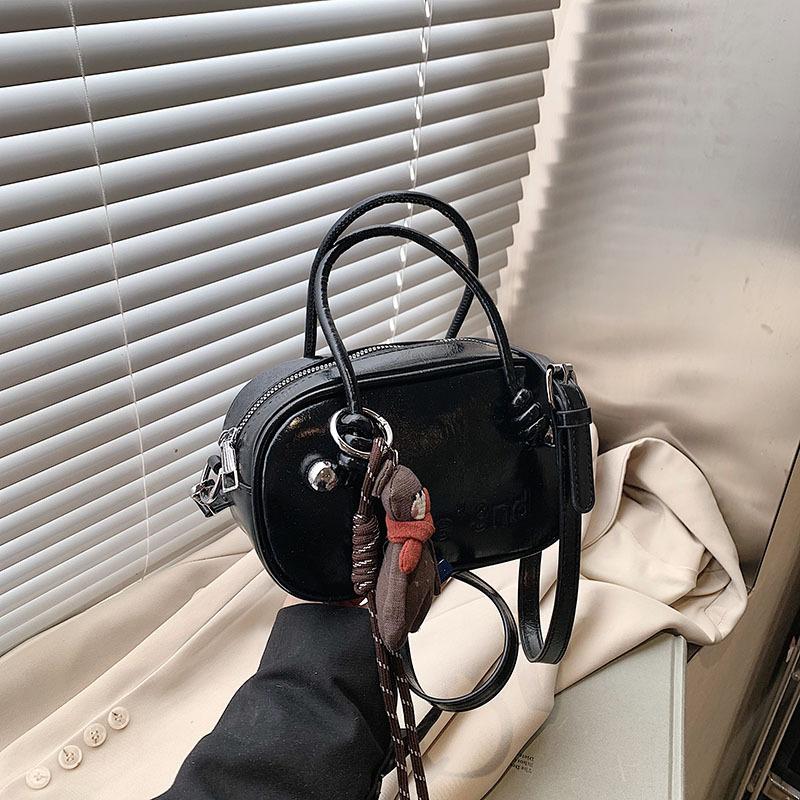 Small Bag Women's New Versatile Retro Shoulder Messenger Bag Popular Portable Small Square Bag