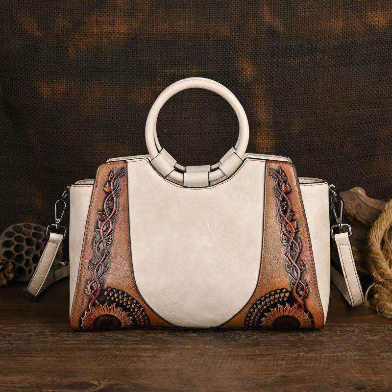 

Johnature Vintage Embossed Exquisite Handbag Большая вместимость Универсальная женская сумка через плечо бежевый