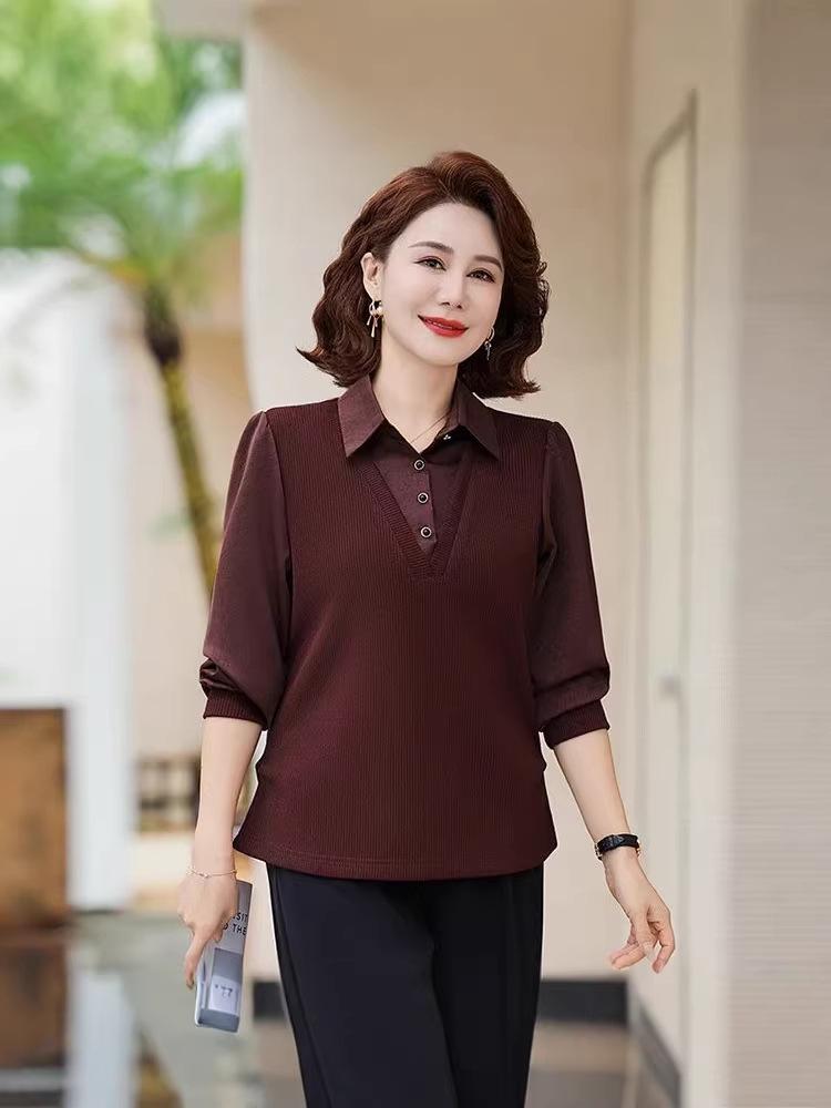 Elegant Spring Knit Top for Mature Women - Fashionable, Age-Reducing, Comfortable Long Sleeve