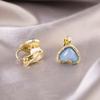 Brincos de pressão triangulares elegantes para orelhas não furadas - Versáteis e com um toque de luxo leve para o uso diário.