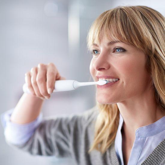 Philips Sonicare ProtectiveClean 4300 Electric Toothbrush (HX6807/06) (On)