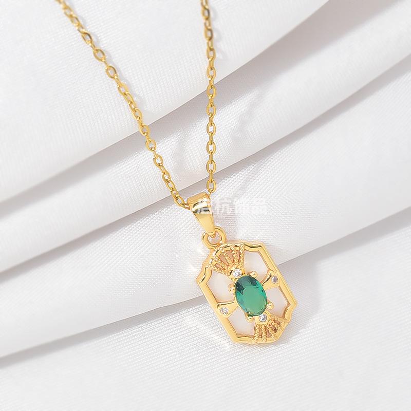 Emerald Square Necklace Female Court Vintage Premium Versatile Geometric Zircon Pendant