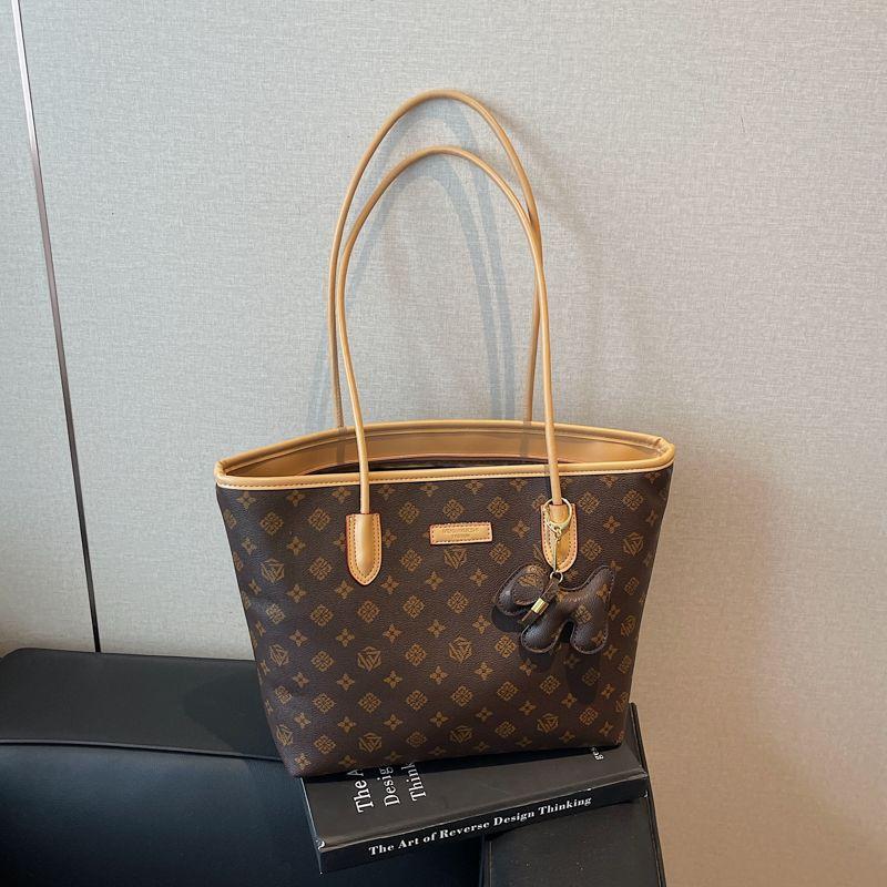 

Tote Bag Women s Large Capacity 2025 New Bags Presbyopic Underarm Large Shoulder Bag Classy Sentong Qin Versatile Women s Bag Beige