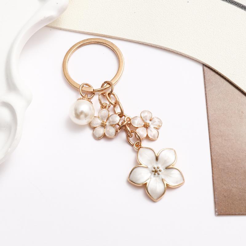 Lovely Cherry Blossom Keychain Three Flower Pendant Key Ring Fashion Bag Accessory for Girls Birthday Gift School Bag Decor