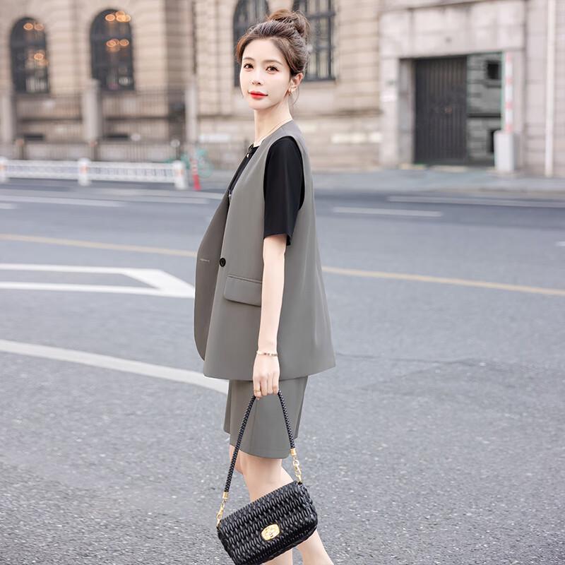 Women's Sleeveless Vest & Shorts Commuter Set