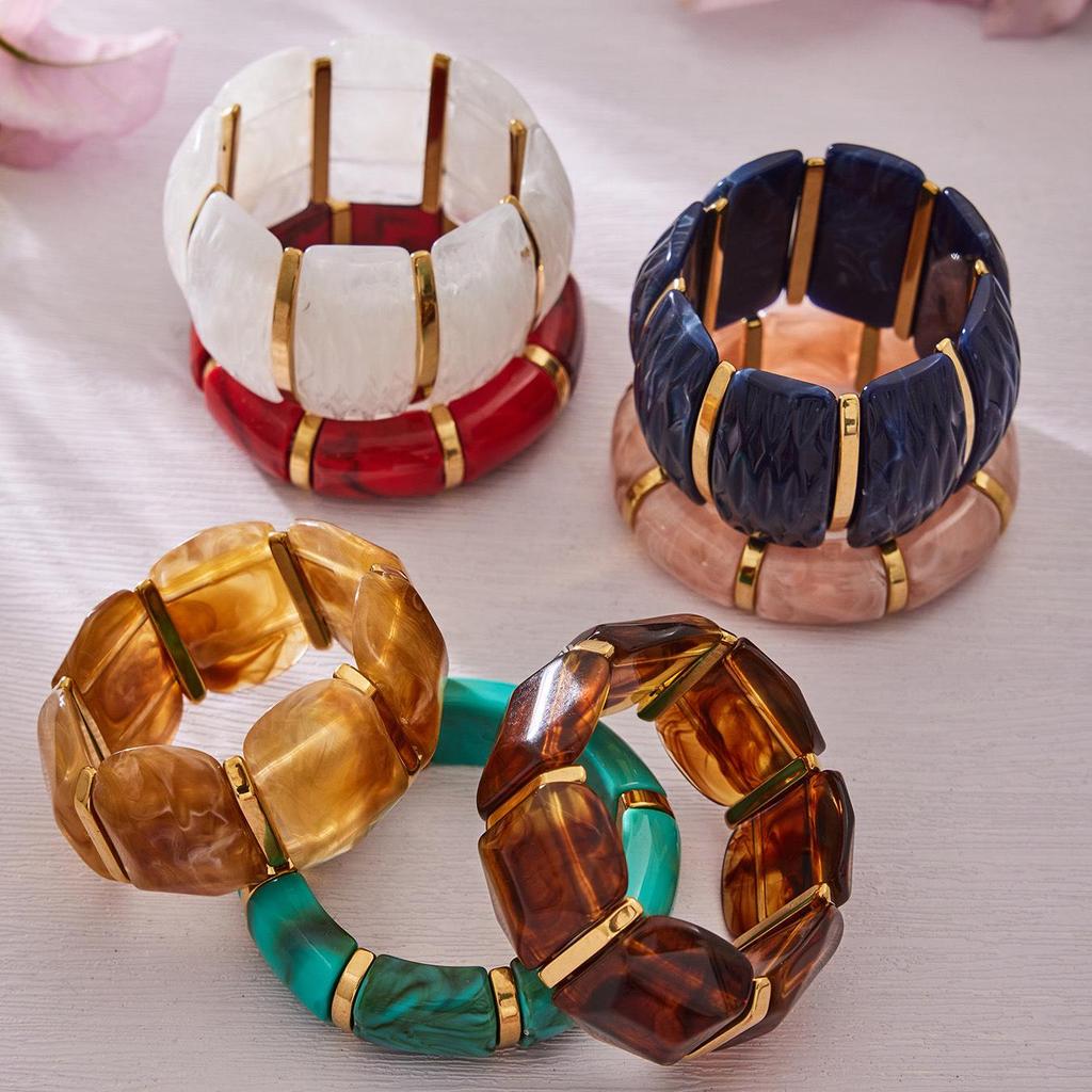 18K Gold-Plated Dopamine Resin Bracelet: European & American Light Luxury Fashion, Versatile Wide Band Elastic Design.