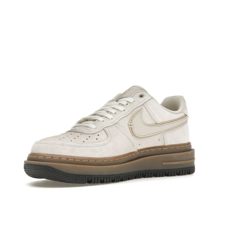 Nike Air Force 1 LX