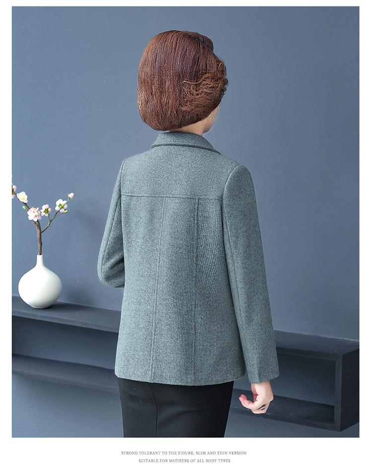 Frühlings-Oberbekleidung für Frauen mittleren Alters und ältere Frauen: Modischer kurzer Anzug, ideal für 50-Jährige, perfekt für Frühling und Herbst.