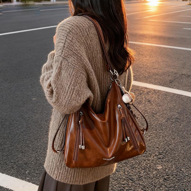 Premium sense 2025 new retro large-capacity bag casual shoulder commuting versatile tote bag messenger bag