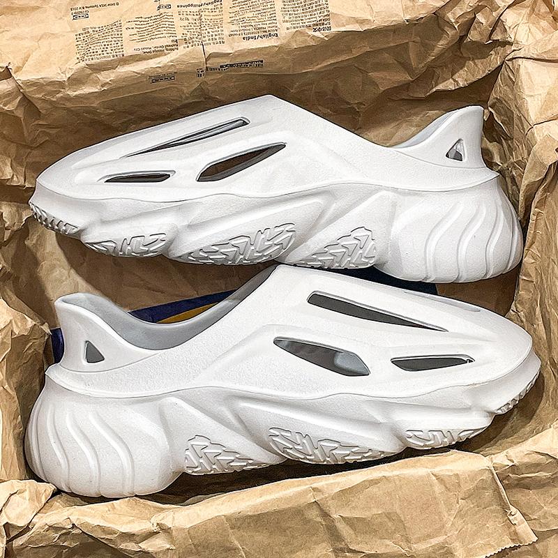 Pantoufles d'été tendance pour hommes, chaussures de plage légères EVA à fond souple, adaptées à l'intérieur et à l'extérieur, nouvelle collection