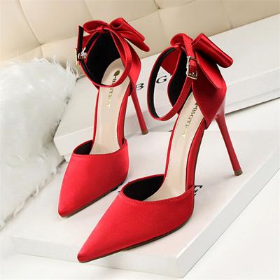 Fashion Women Sweet Pumps 2024 New Shallow Mouth Pointed Toe Satin Bow Hollow Thin High Heel Red Wedding Fashion Buckle Stiletto