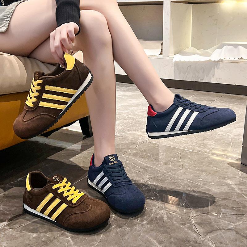 2025 new autumn flat baseplate shoes women's training shoes fashion versatile casual sports shoes retro soft-soled running shoes