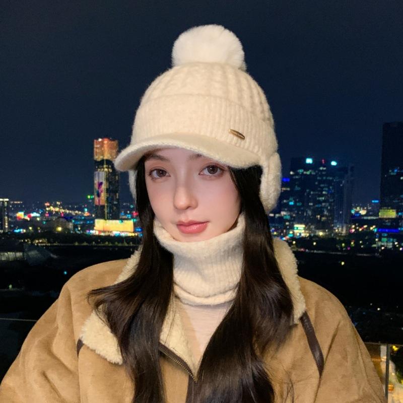 Autumn and winter versatile wool hat women's wool duck tongue ear protection hat thickened warm hairball knitted hat spot