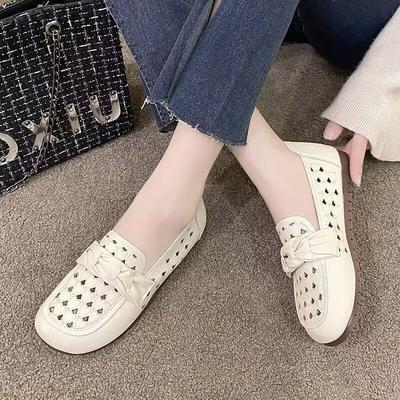 Scarpe singole traforate da donna suola morbida lati morbidi suola piatta casual scarpe Doudou estate 2025 nuove scarpe per la mamma sandali a un pedale