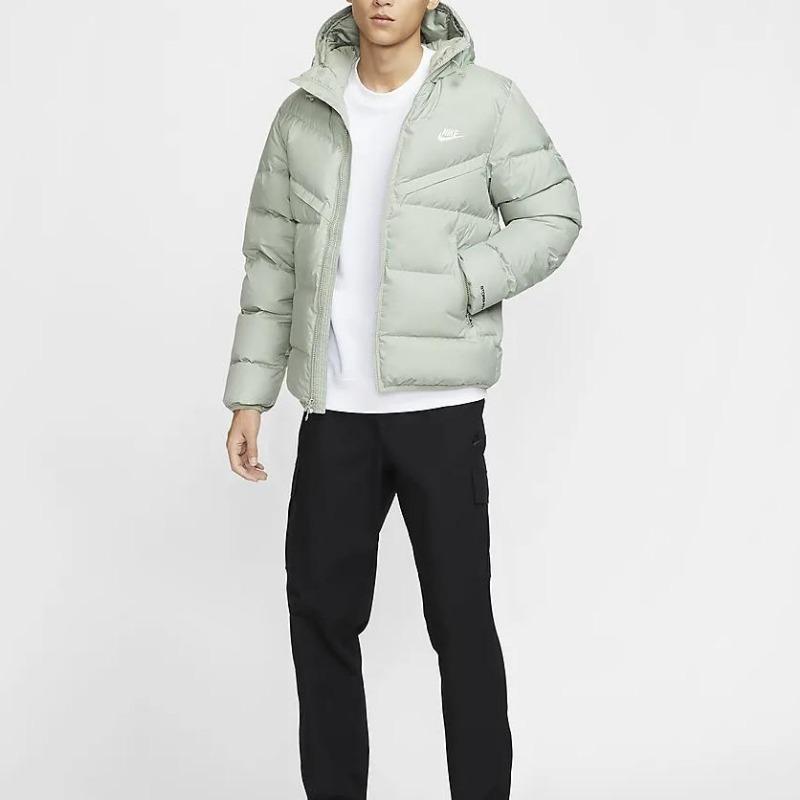 Nike Jachetă cu glugă Windrunner Storm-FIT cu puf Verde deschis Bărbați HQ0897-370