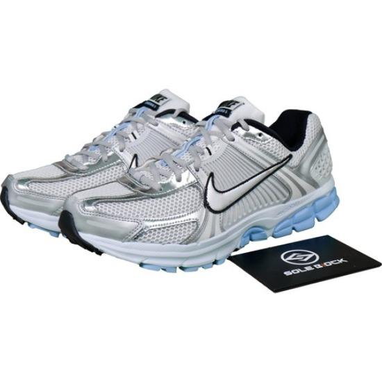 

Nike Женские кроссовки Wmns Zoom Vomero 5 Metallic Silver Blue Tint HF1877-100 EU 36.5 серебряный