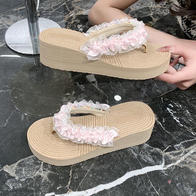 Fashion niche fairy with skirt flip-flops girl summer wear high-end beach thick bottom cool slippers woman 2025