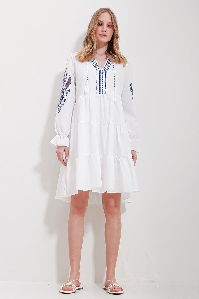 Women's Hijab Dress New Season Fashion White Judge Collar Inside Lined Embroidery Dress