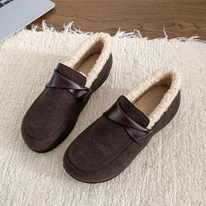 Women Shoes with Winter Velvet Cotton Shoes One Step On Warm and Non Slip for Mom Lightweight for Going Out 2024 New Flat Shoes