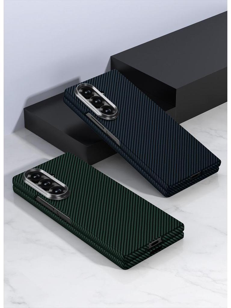 Samsung Z FOLD7 Ultra-tenké ochranné pouzdro s texturou karbonových vláken - Jednobarevné, Skládací design