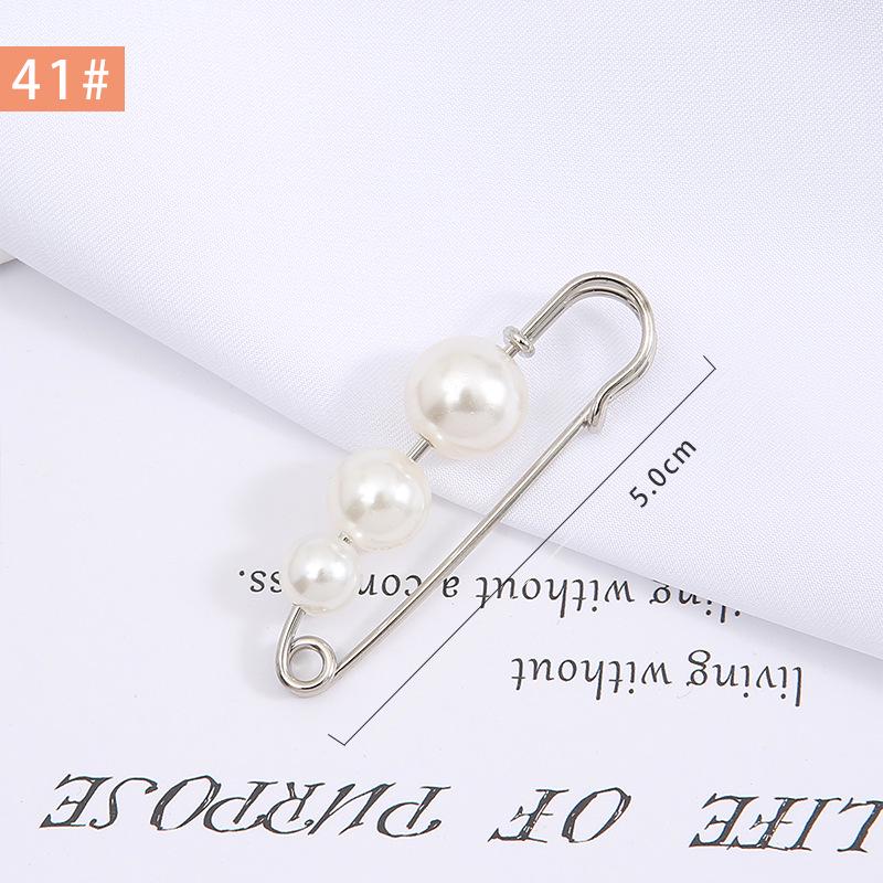Pearl Anti-Exposure Brooch: Women's Waist-Cinching Pin & Clothing Decoration