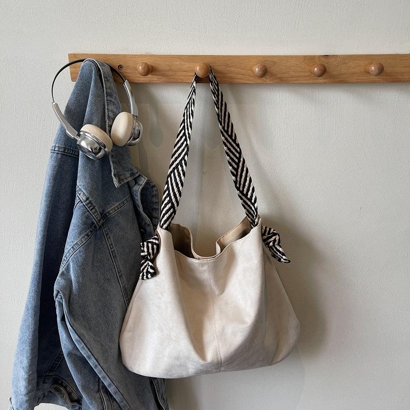 

Vintage Simple Shoulder Bag Women Autumn Winter Lazy Style Suede Handle Bag Comfortable and Versatile Texture Bag for Travel