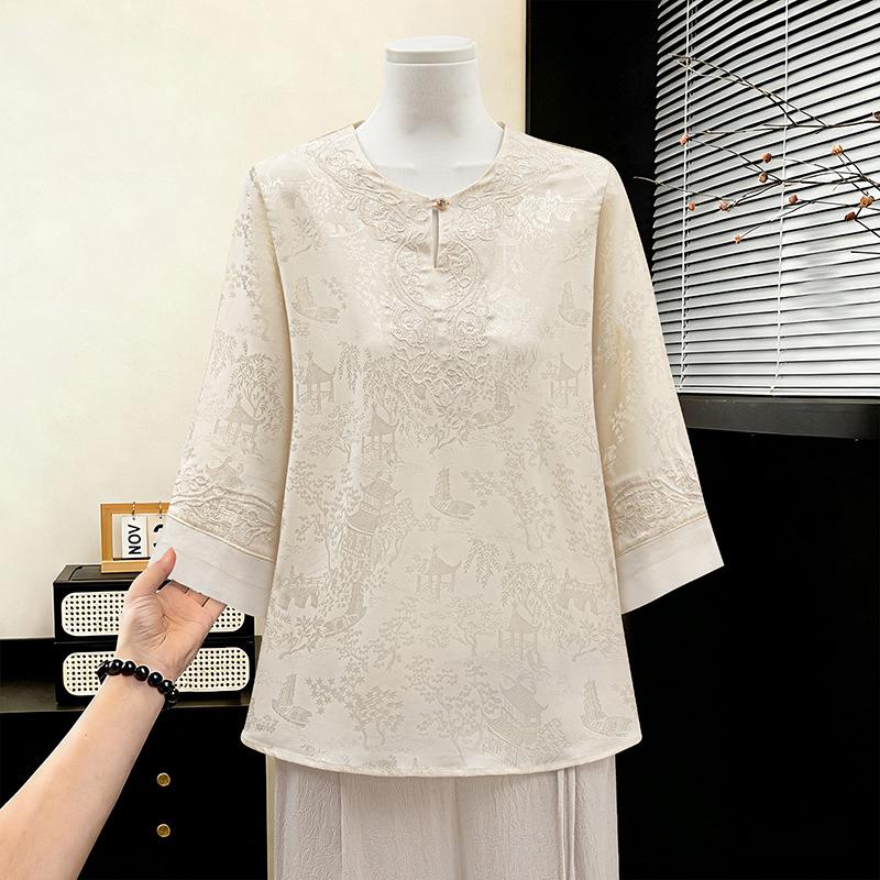 Early Spring Chic: Jacquard Light Luxury Apricot Plus Size Round Neck Three-Quarter Sleeve Women's T-shirt